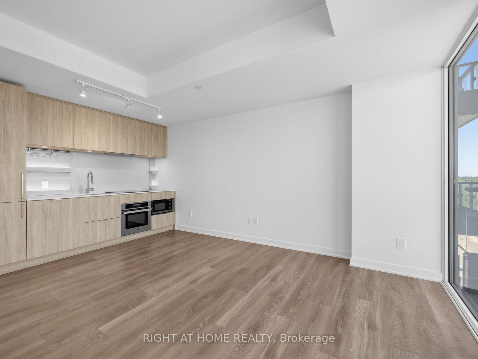 28 Ann Street, Unit 1016 - Image 5