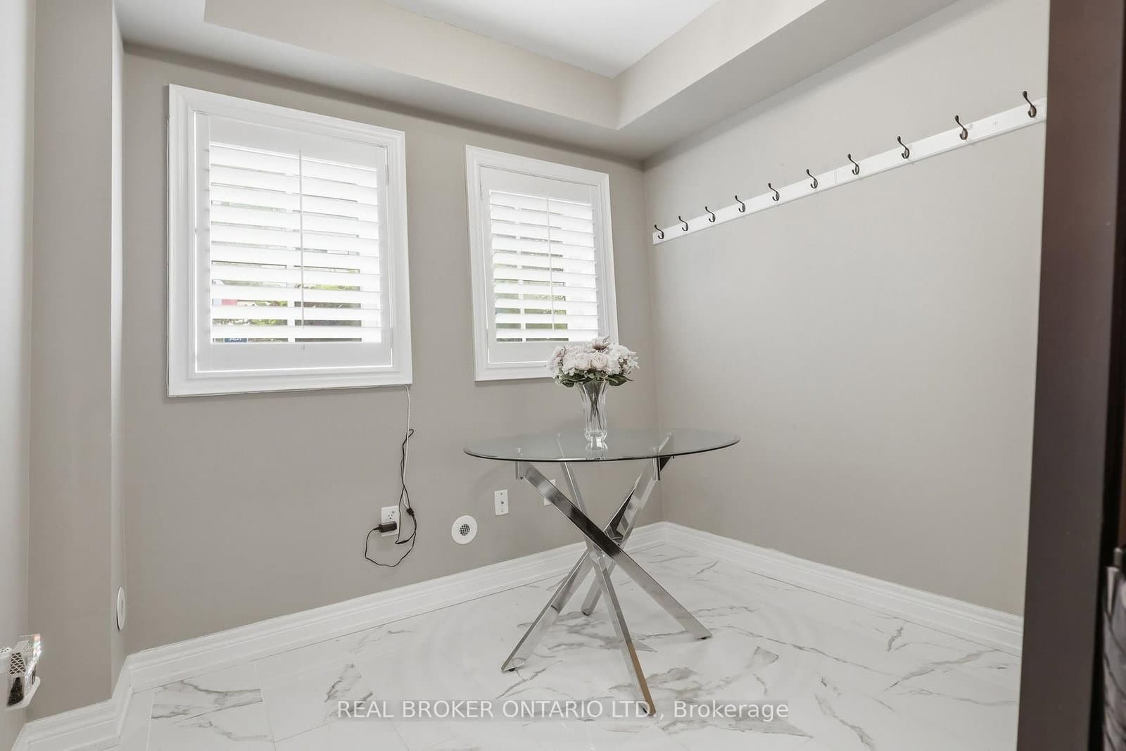 39 Lobo Mews - Image 4