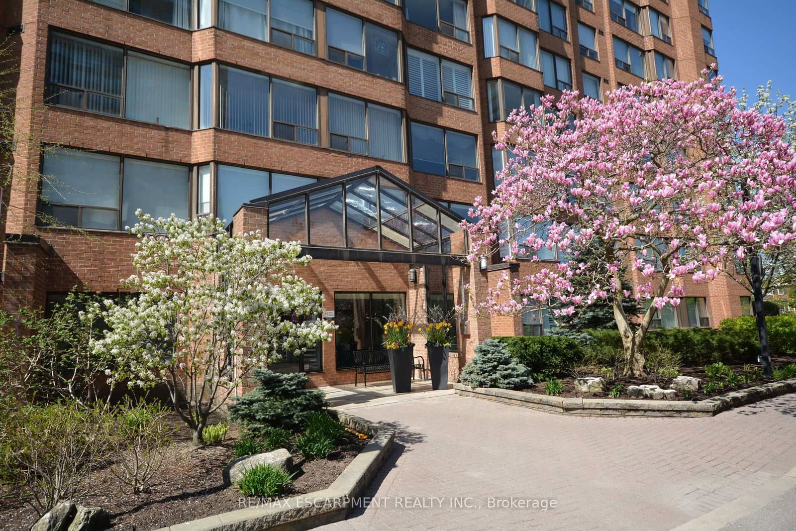 1270 Maple Crossing Boulevard E, Unit 103 - Image 2