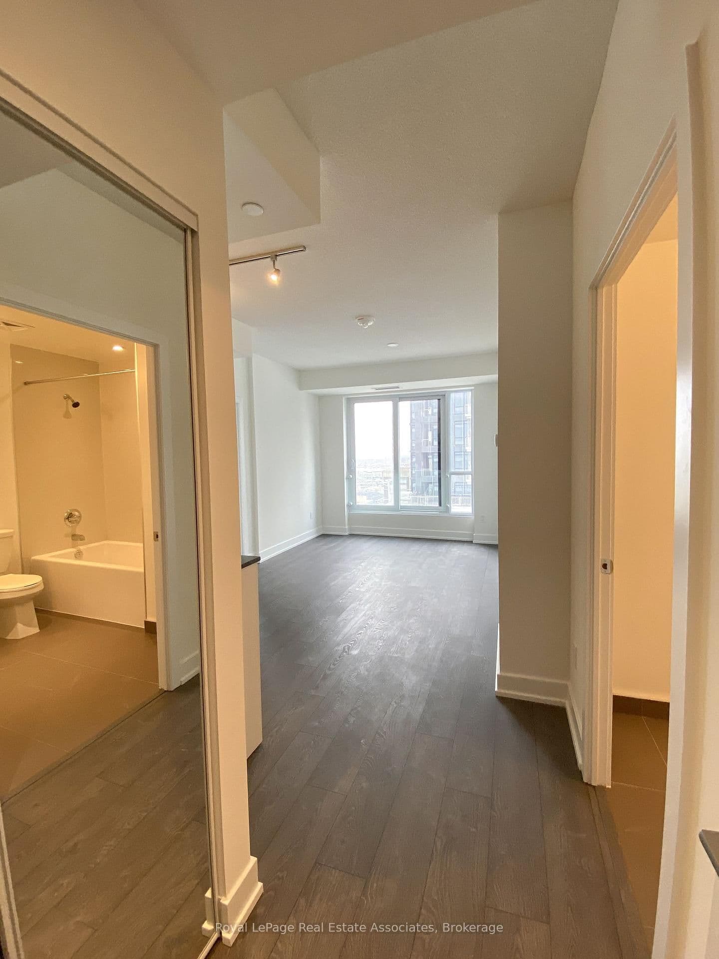 7 Mabelle Avenue, Unit 3101 - Image 4