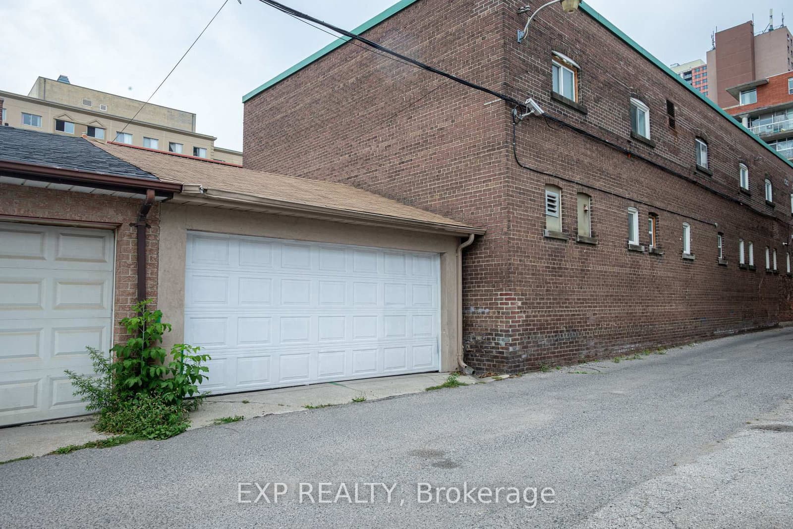 971 Lansdowne Avenue - Image 2