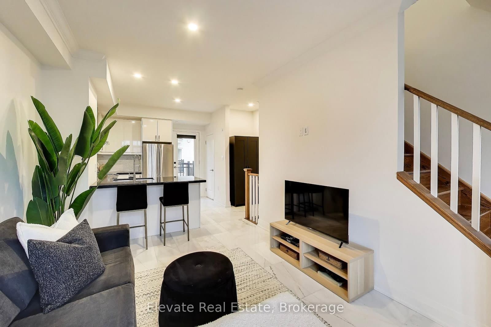 3083 Cawthra Road, Unit 24 - Image 6