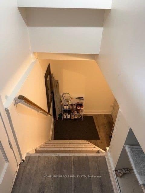 43 Corby Crescent - Image 2