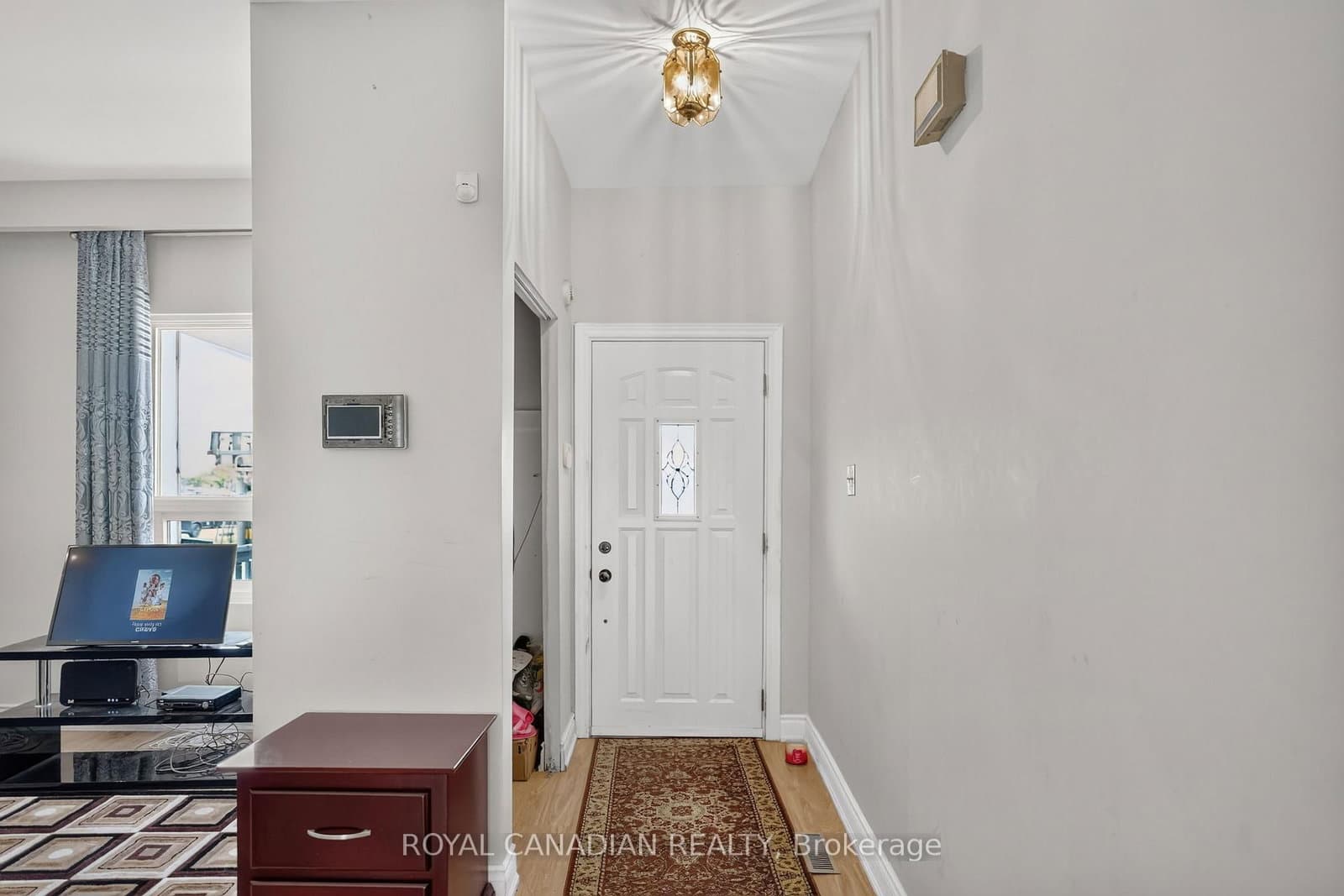 2538 St Clair Avenue W - Image 3