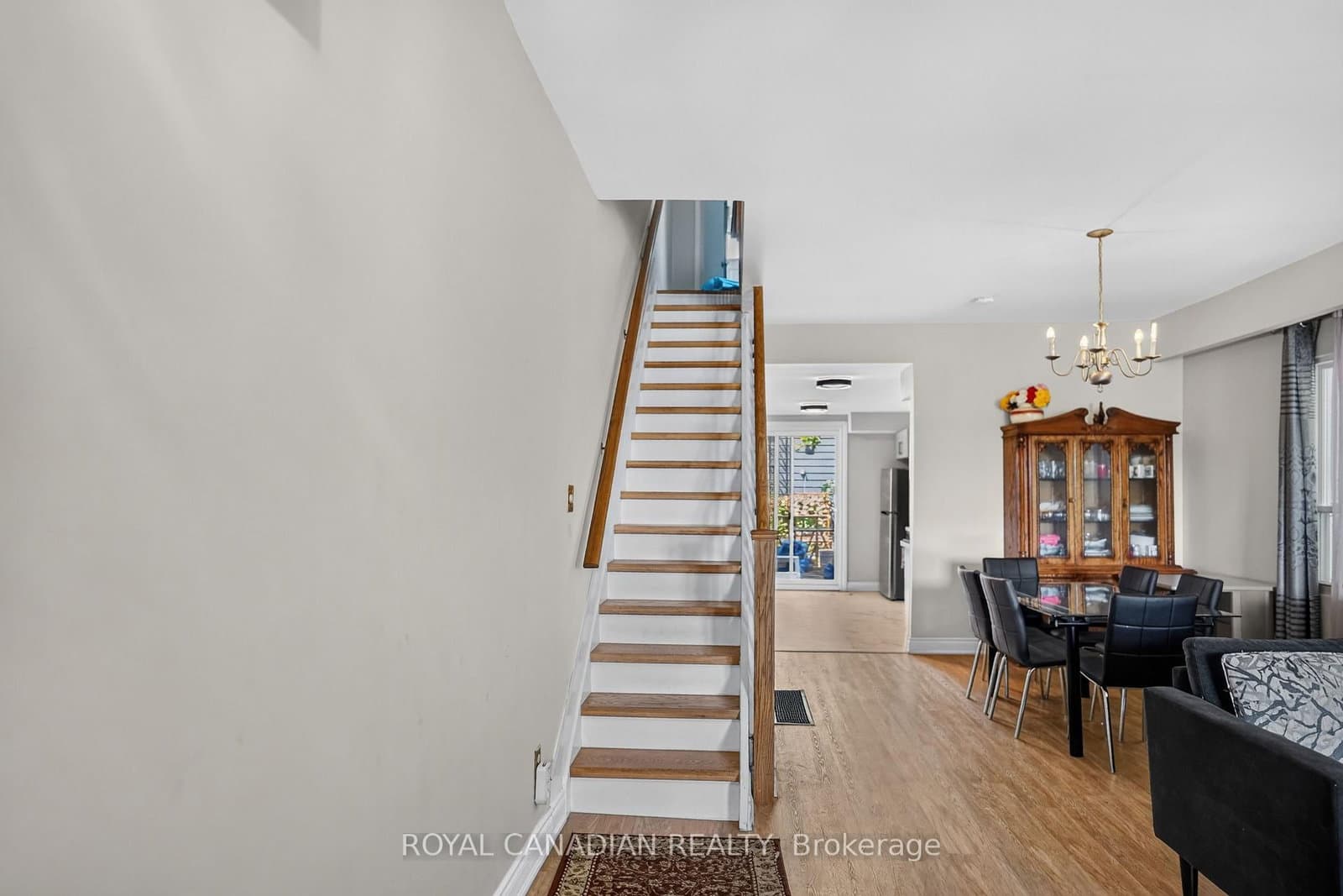 2538 St Clair Avenue W - Image 4