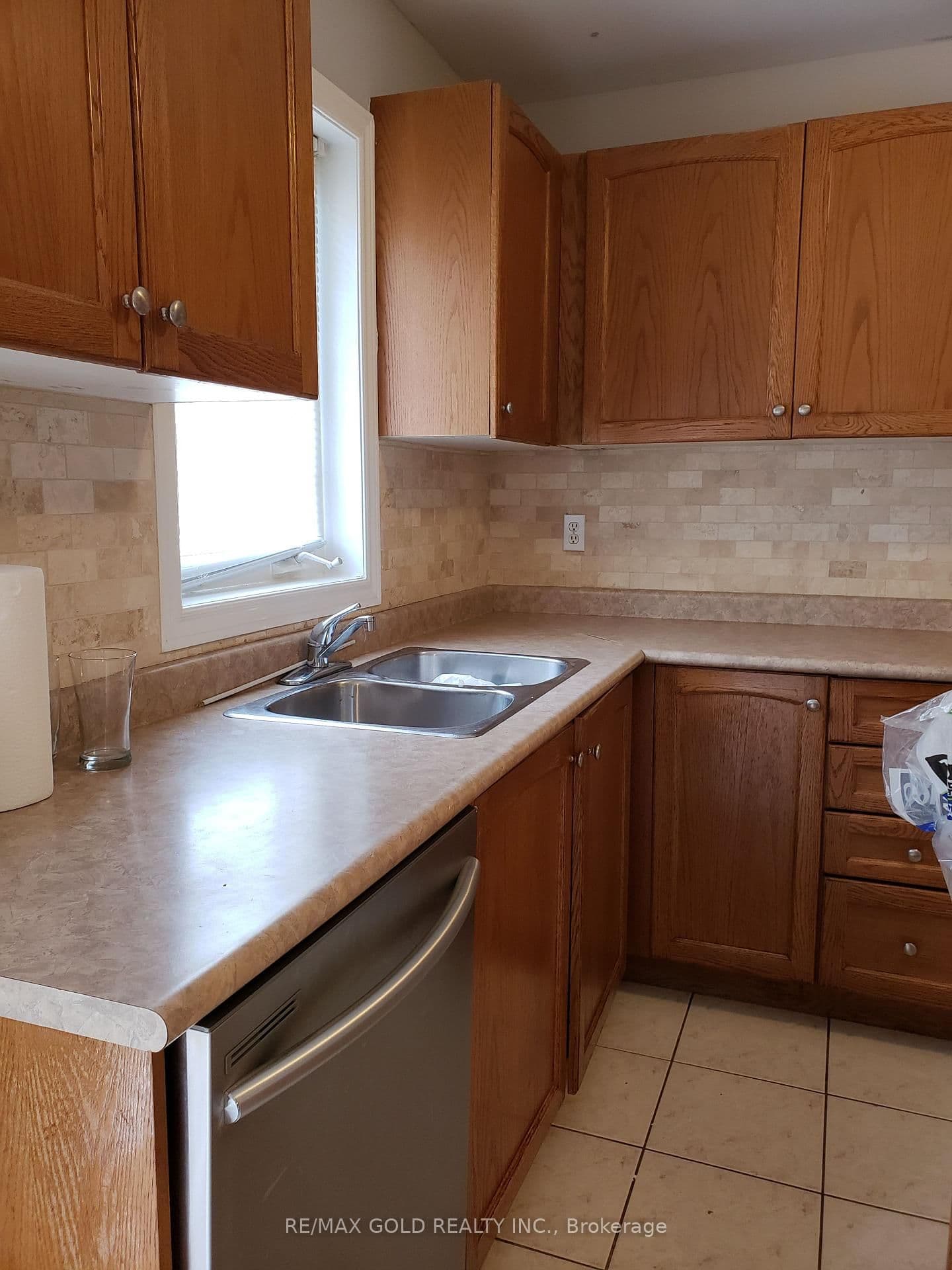 431 Krotone Crescent, Unit Upper - Image 6