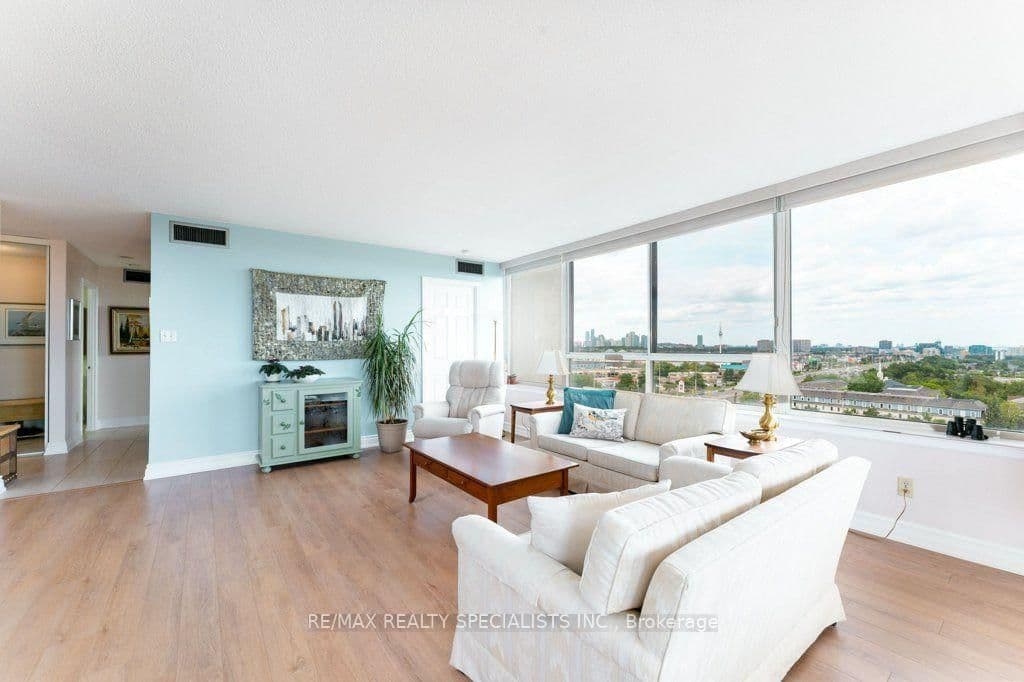 880 Dundas Street W, Unit 1106 - Image 3