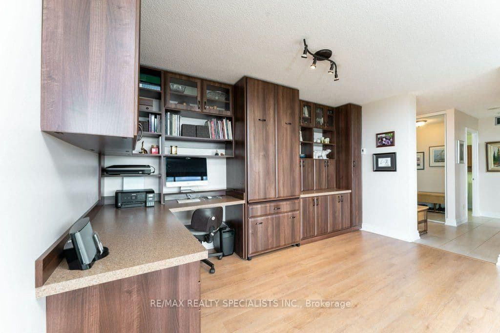 880 Dundas Street W, Unit 1106 - Image 5