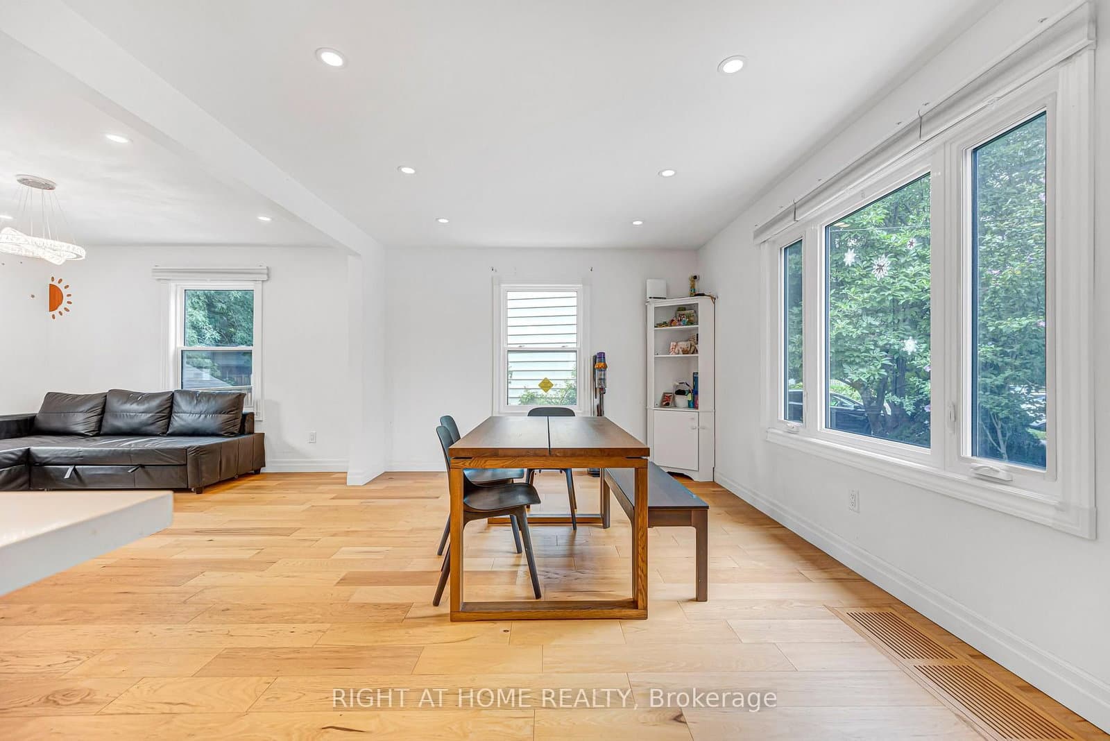 121 Hearst Circle - Image 4