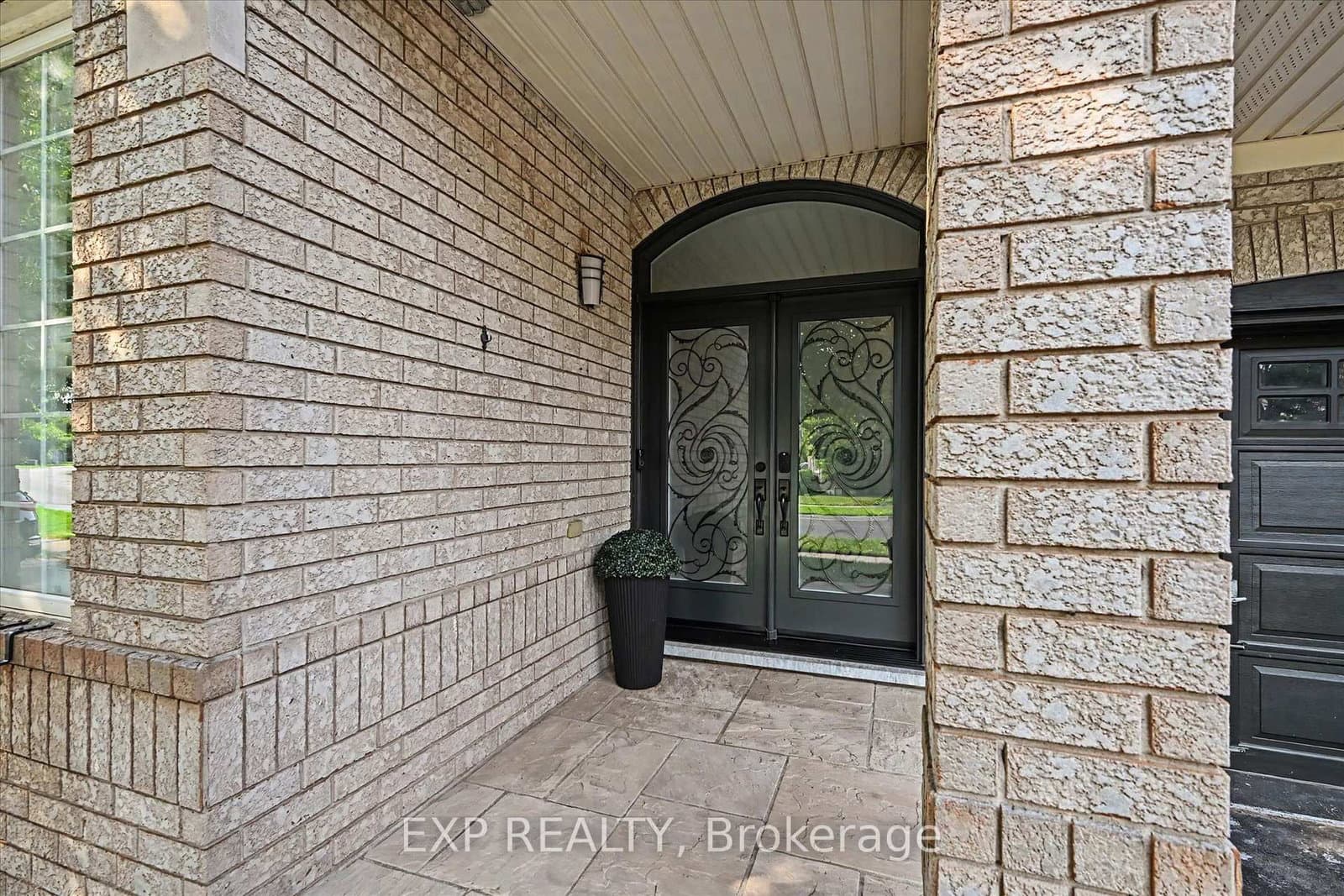 2376 Oakhaven Drive - Image 2