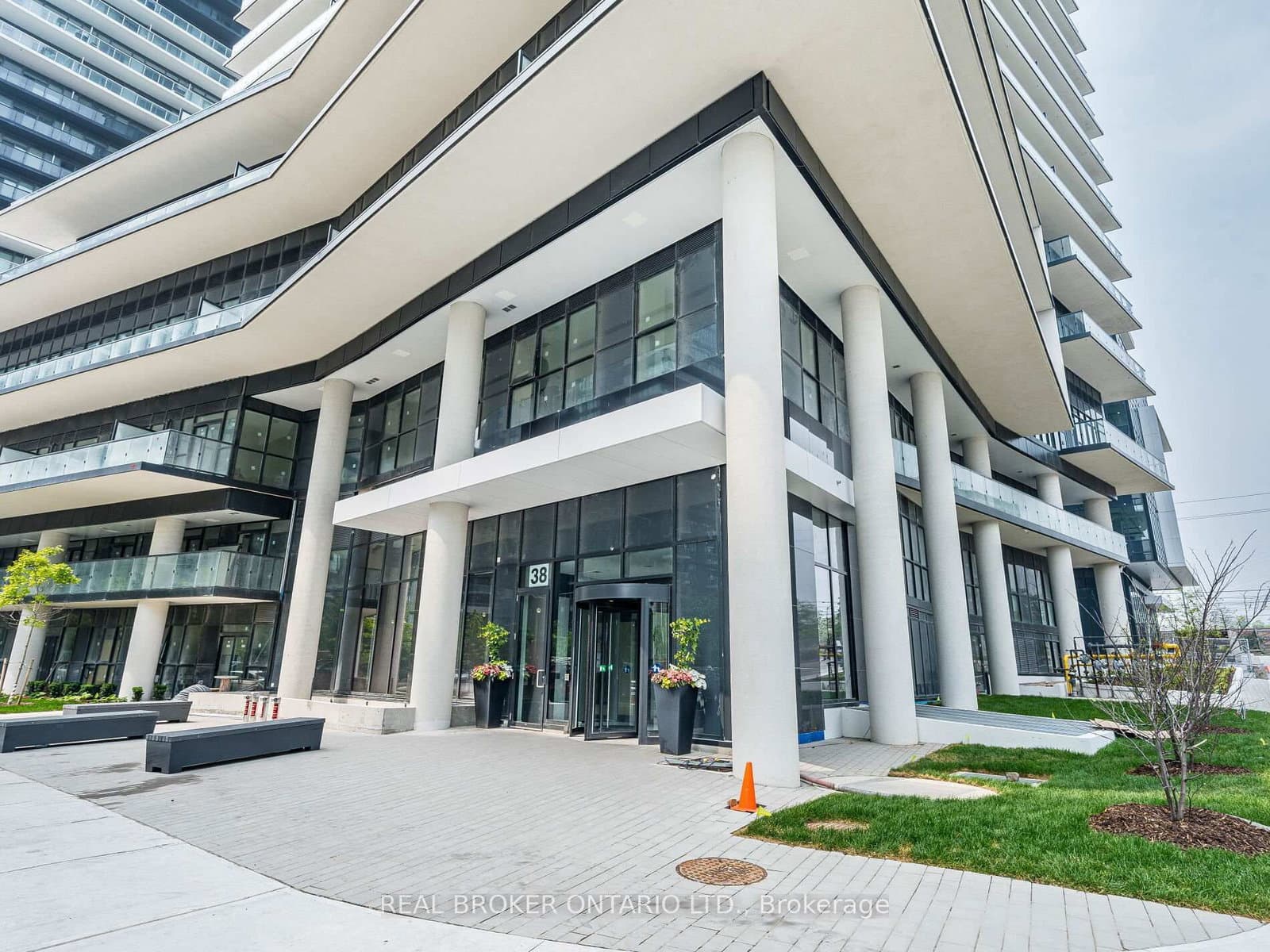 38 ANNIE CRAIG Drive, Unit 4407 - Image 4