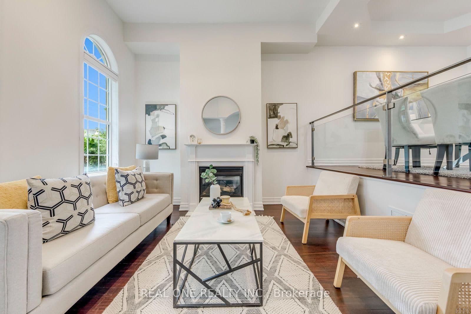 3486 Eglinton Avenue W - Image 6