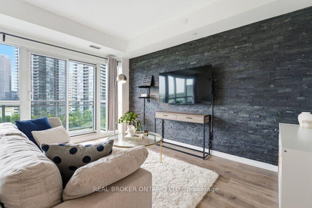 165 Legion Road N, Unit 825 - Image 4