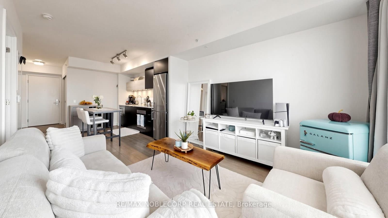 20 Thomas Riley Road, Unit 2010 - Image 4