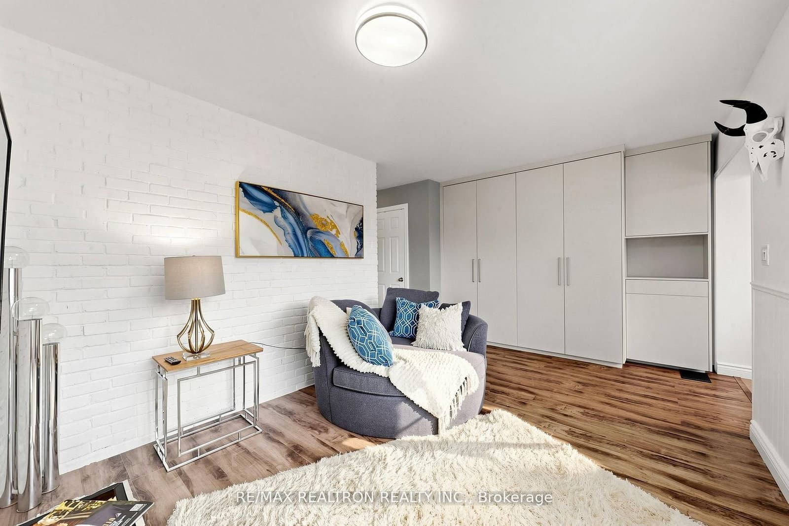 8 Villa Road - Image 5