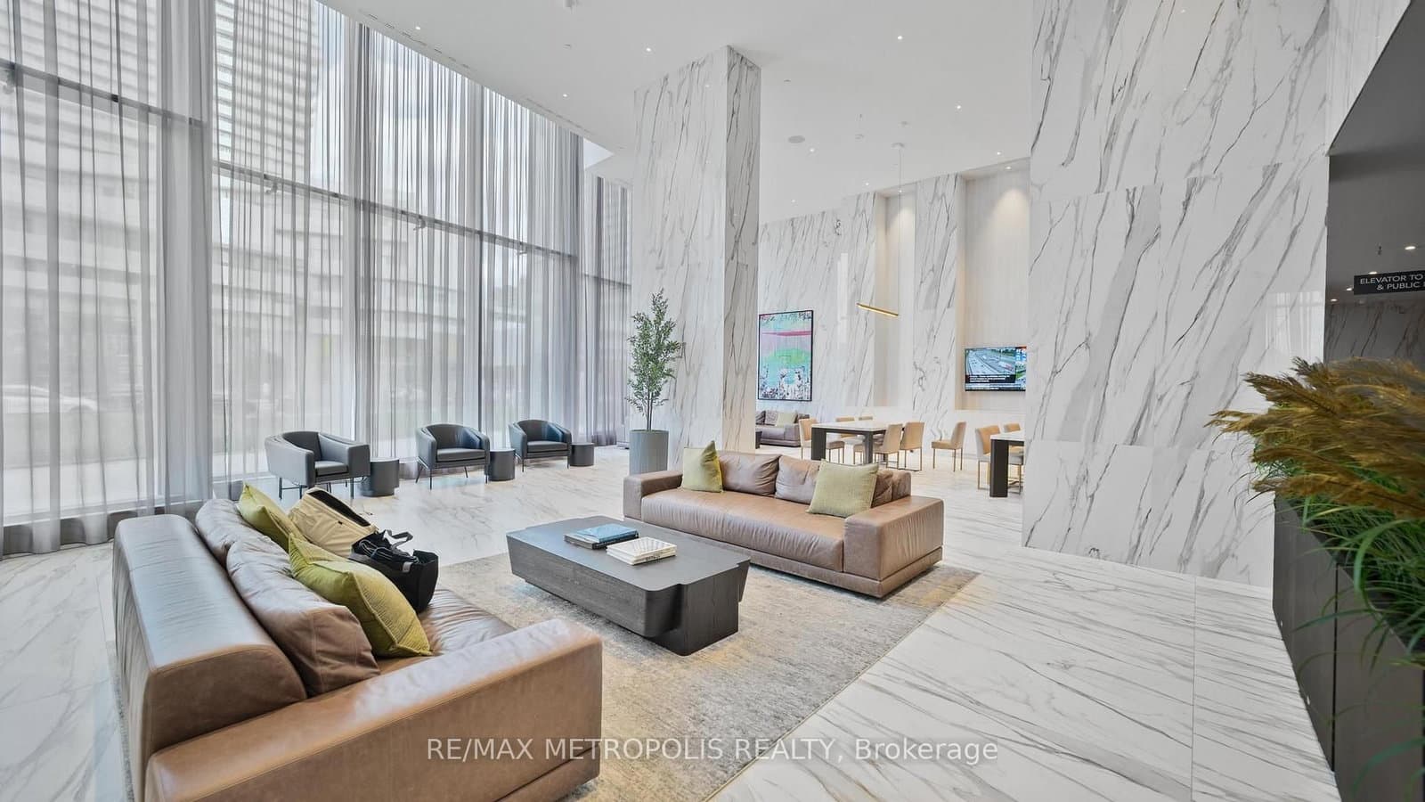 448 Burnhamthorpe Rd W 5611 - Image 2