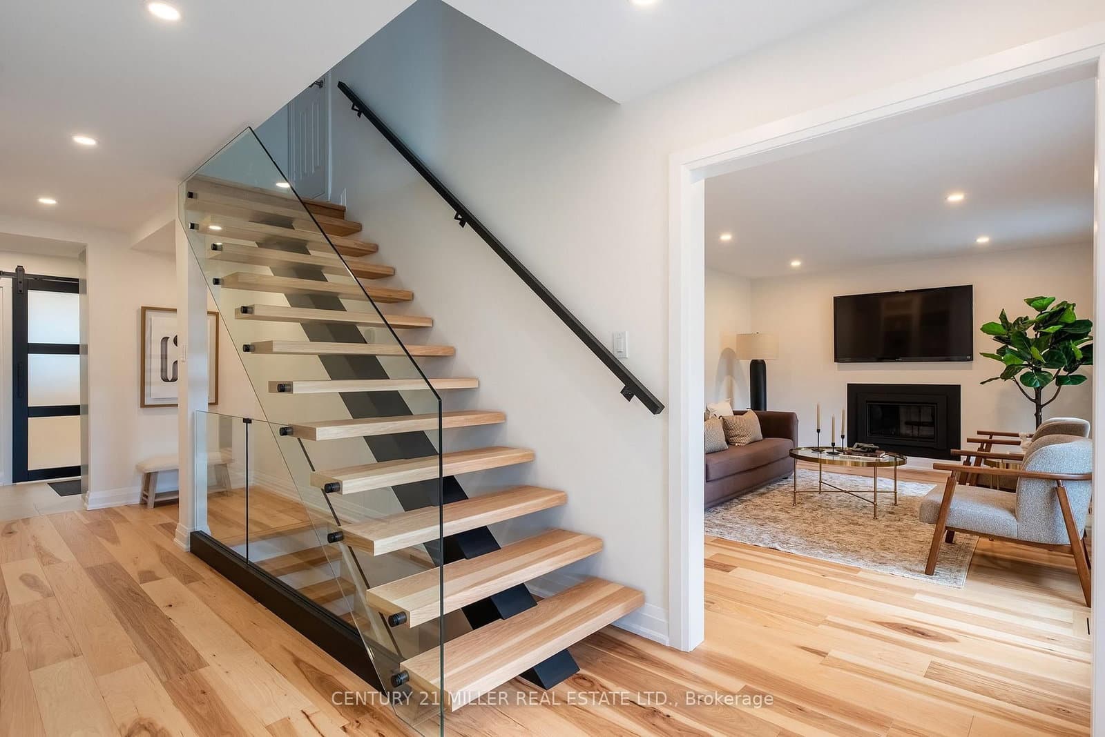 579 Fourth Line - Image 5