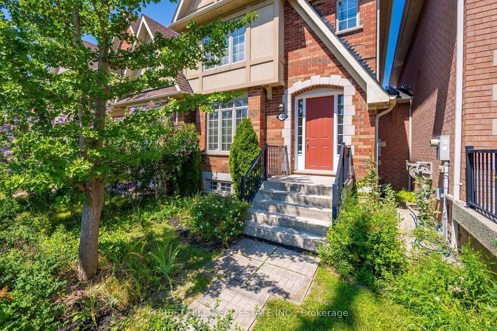 3549 Eglinton Avenue W - Image 2