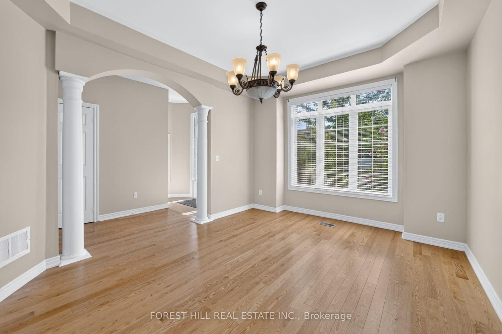 3549 Eglinton Avenue W - Image 6
