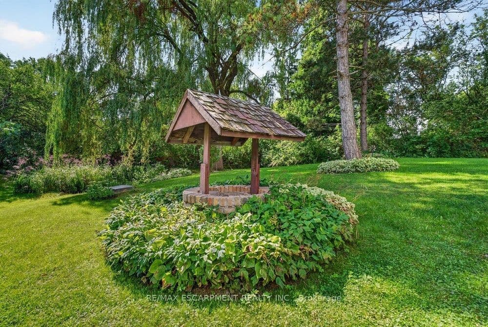 2725 BRITANNIA Road - Image 4