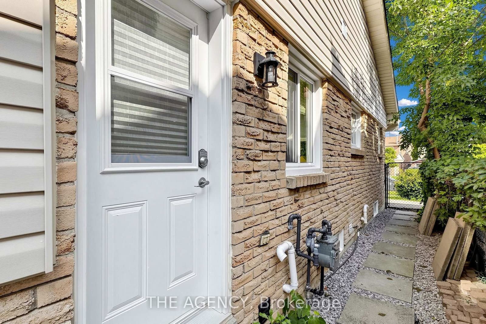 2774 Quill Crescent, Unit Lower - Image 2