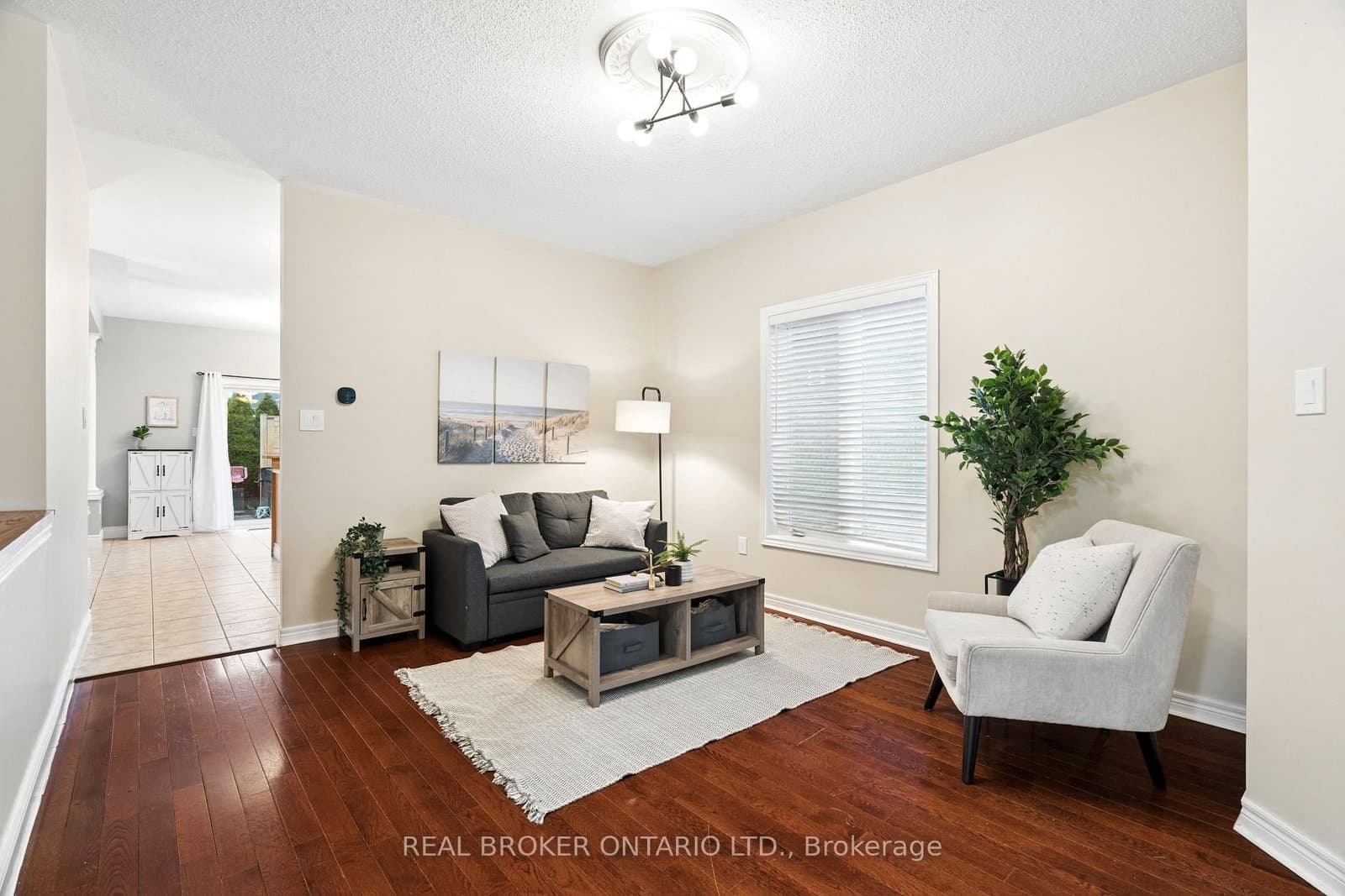 27 Spruce Boulevard - Image 5