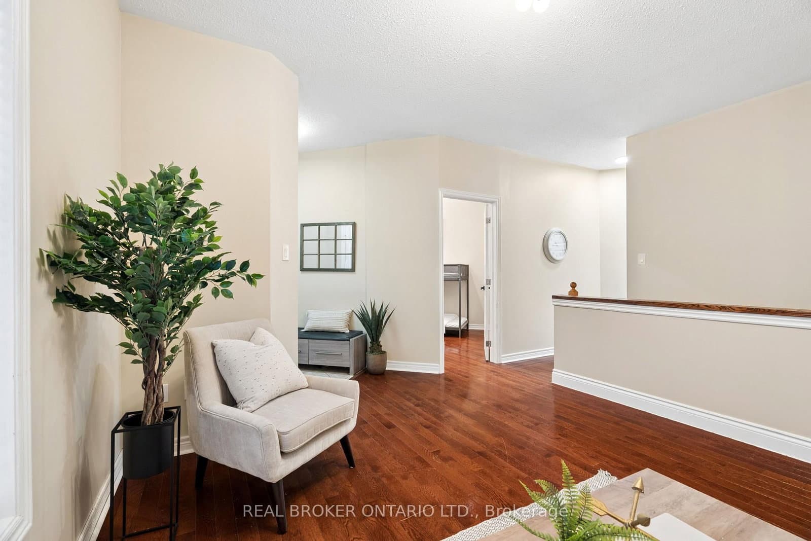27 Spruce Boulevard - Image 6