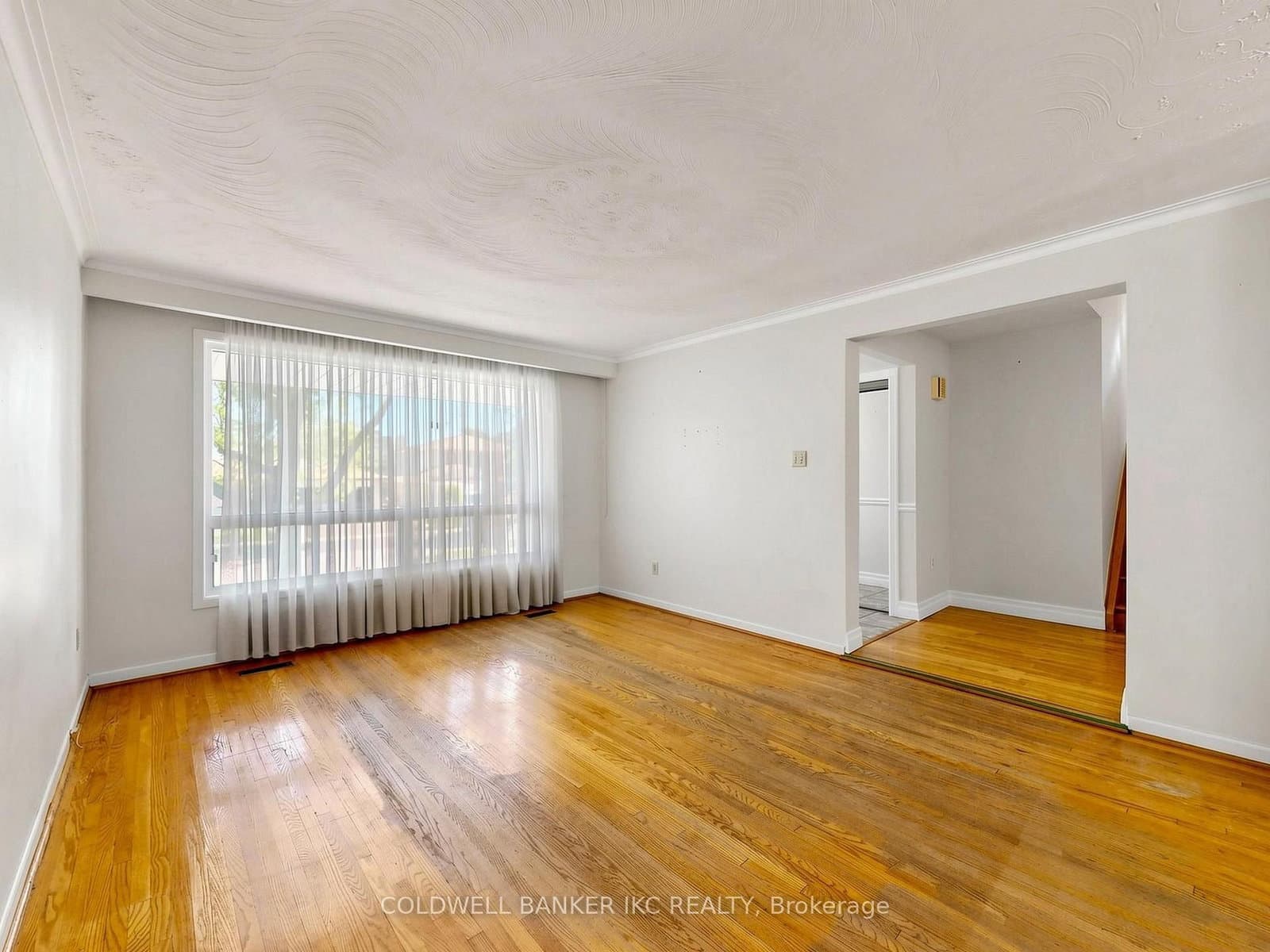 2220 Springfield Court - Image 4