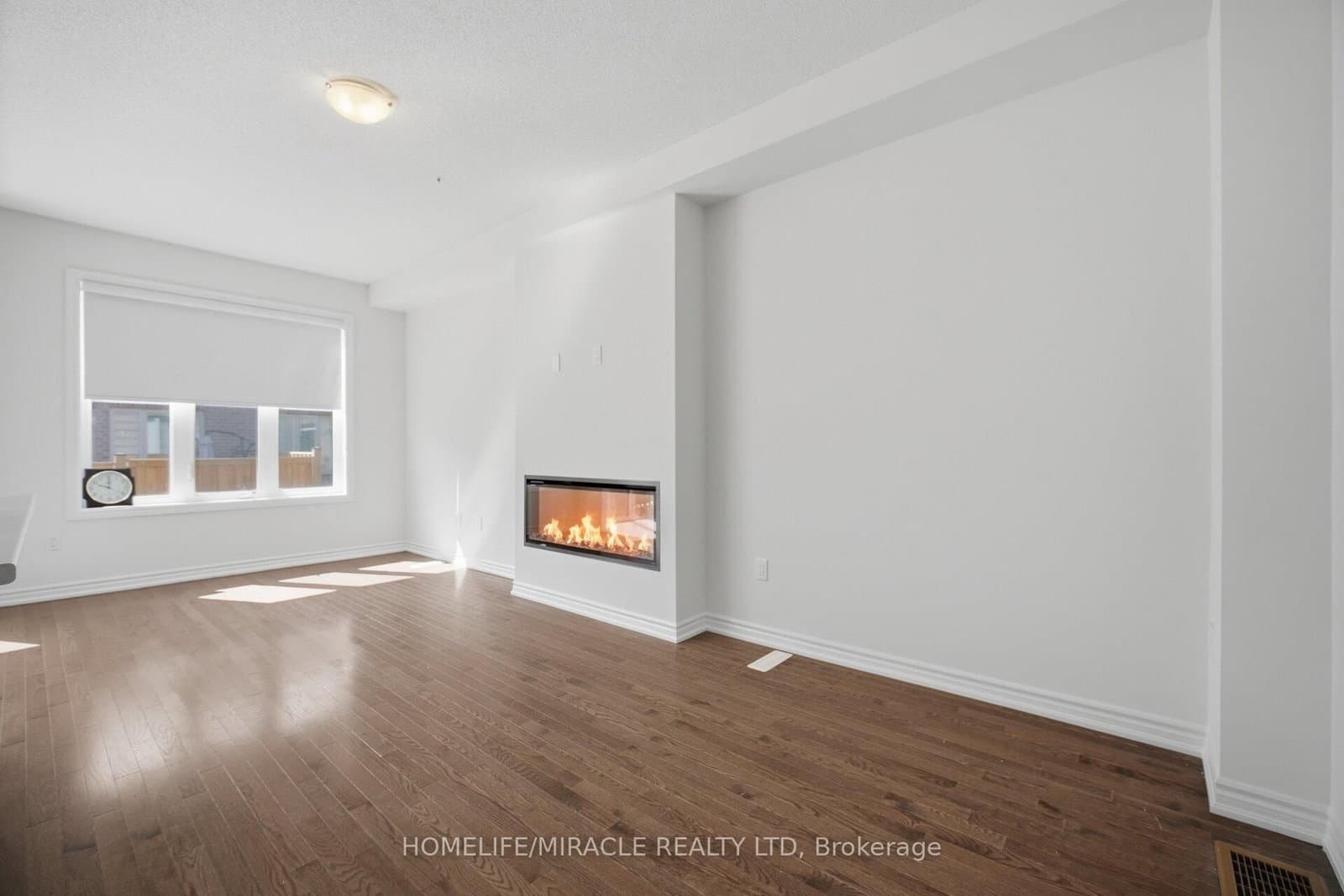 19 Donald Ficht Crescent - Image 6
