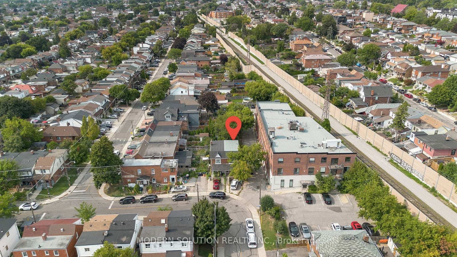 2 Rockwell Avenue - Image 2