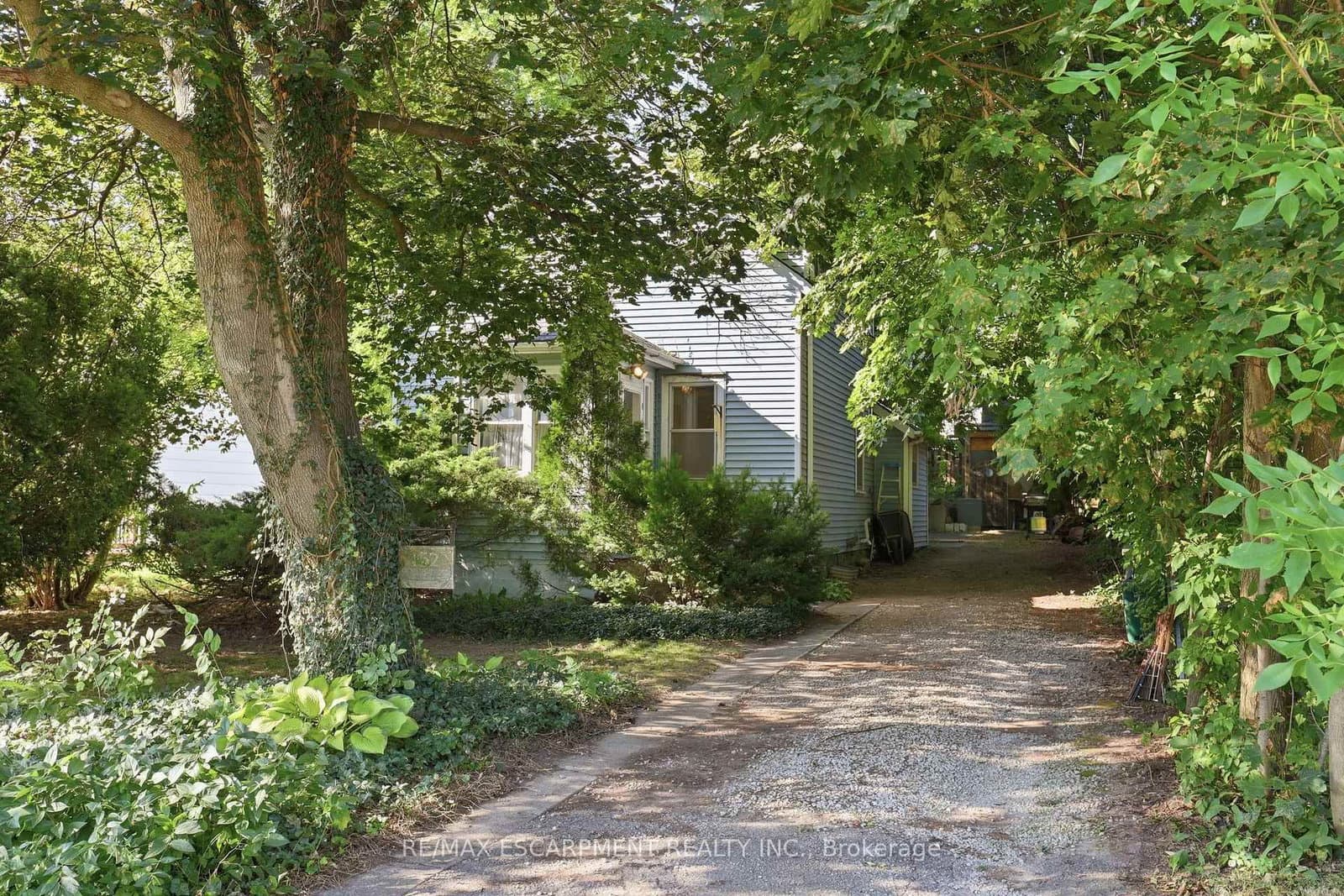 152 Commercial Street - Image 1