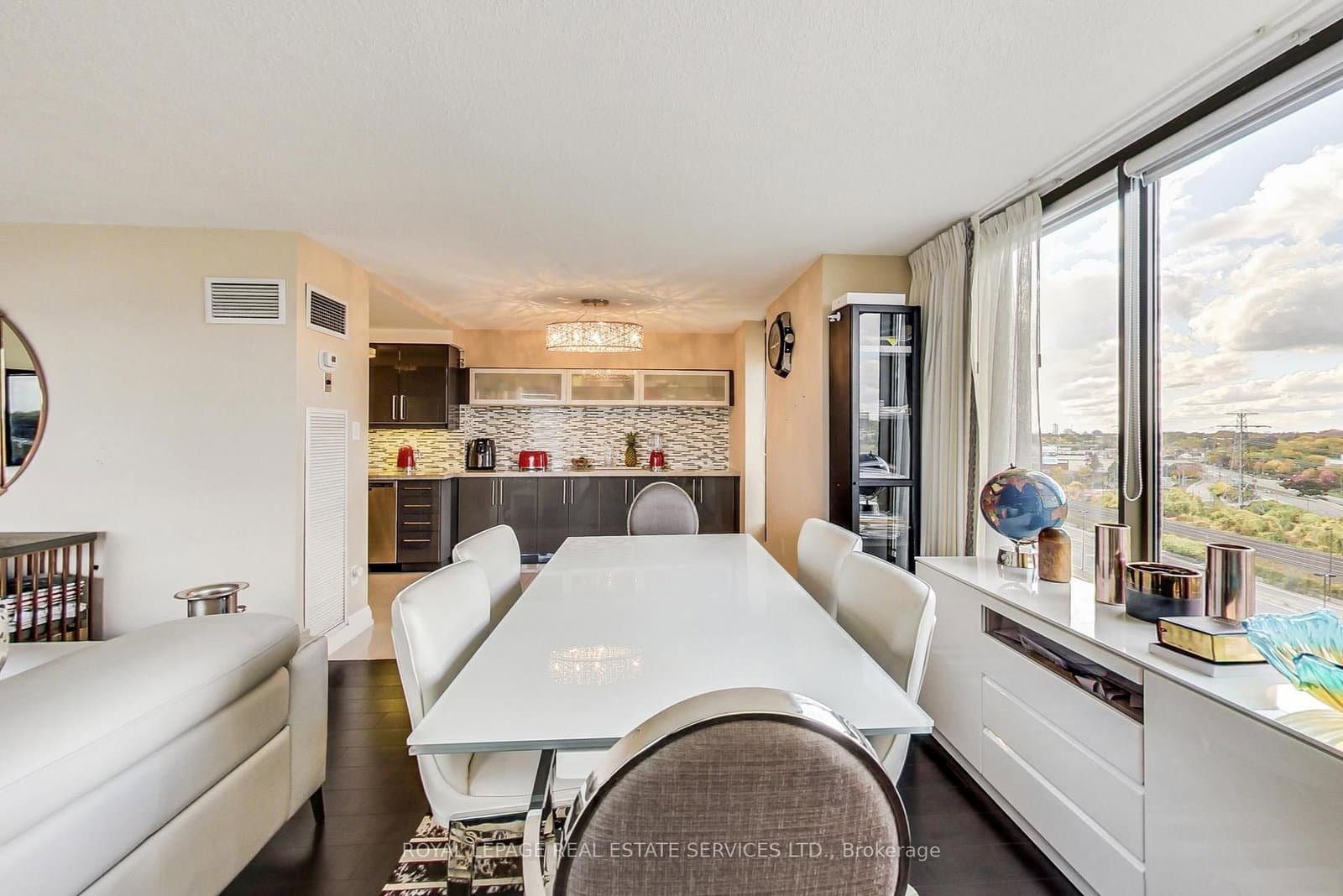 2045 Lake Shore Boulevard W, Unit 1110 - Image 4