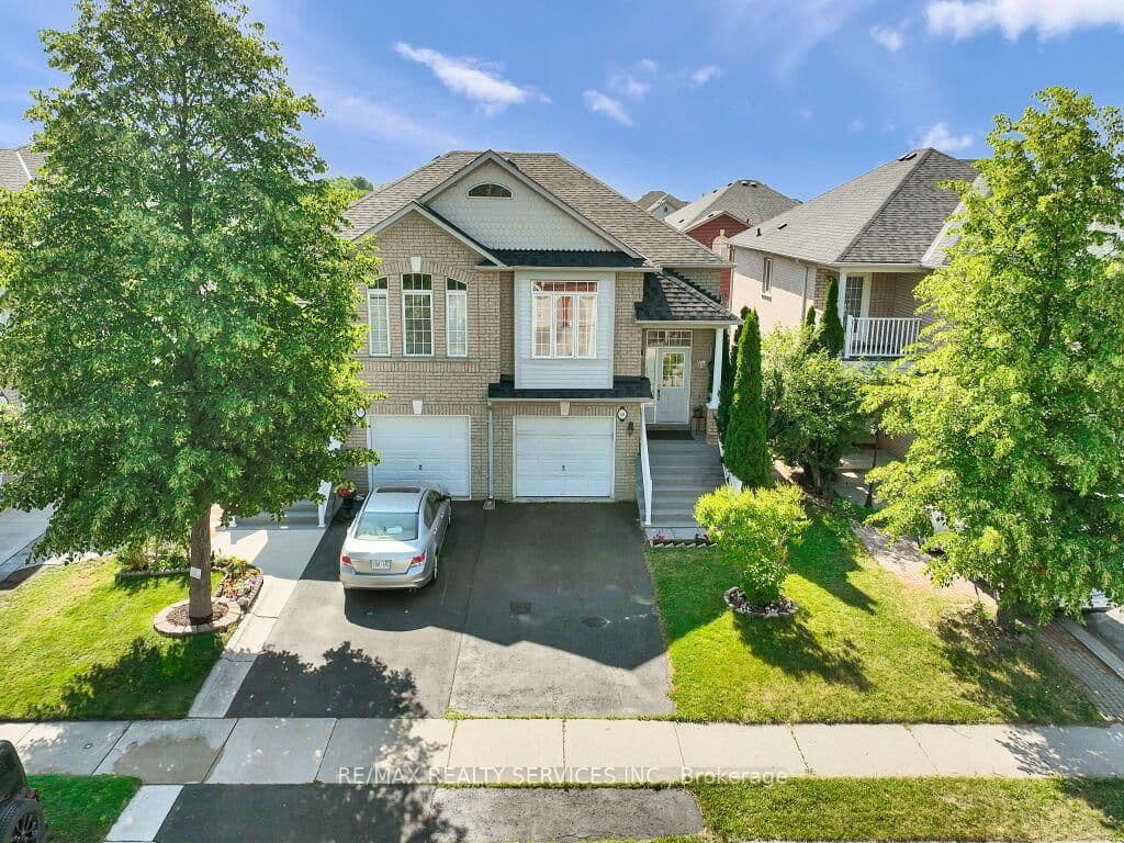 101 River Rock Crescent - Image 2
