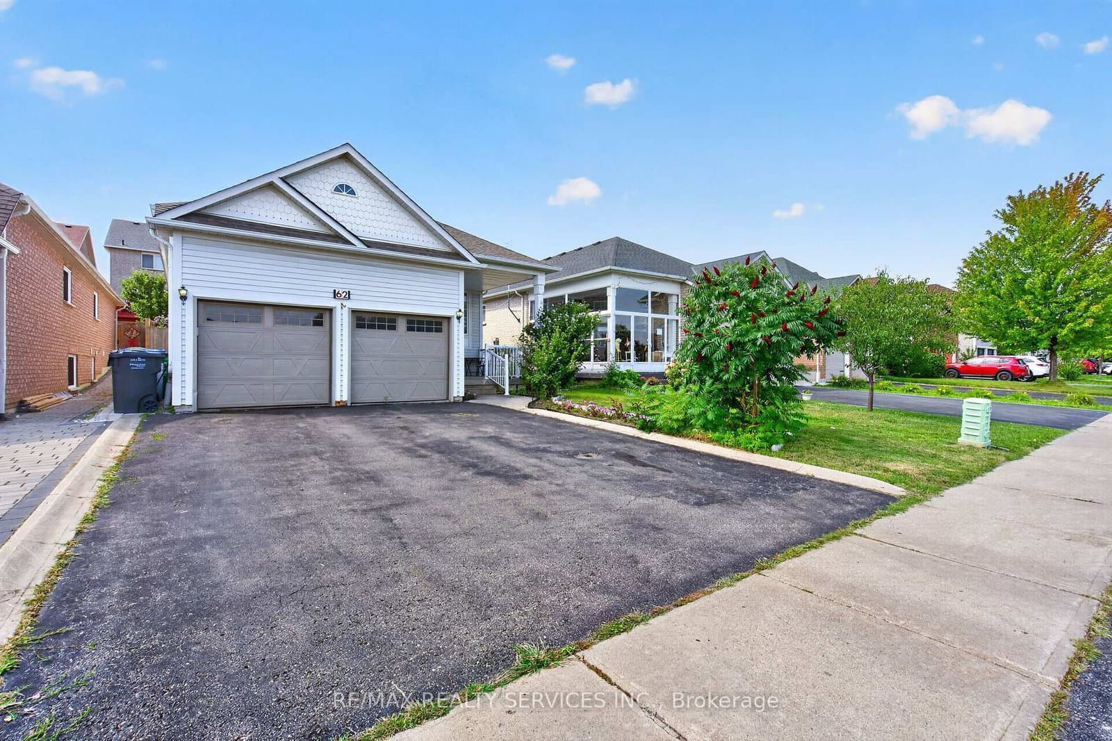62 Fletchers Creek Boulevard - Image 3