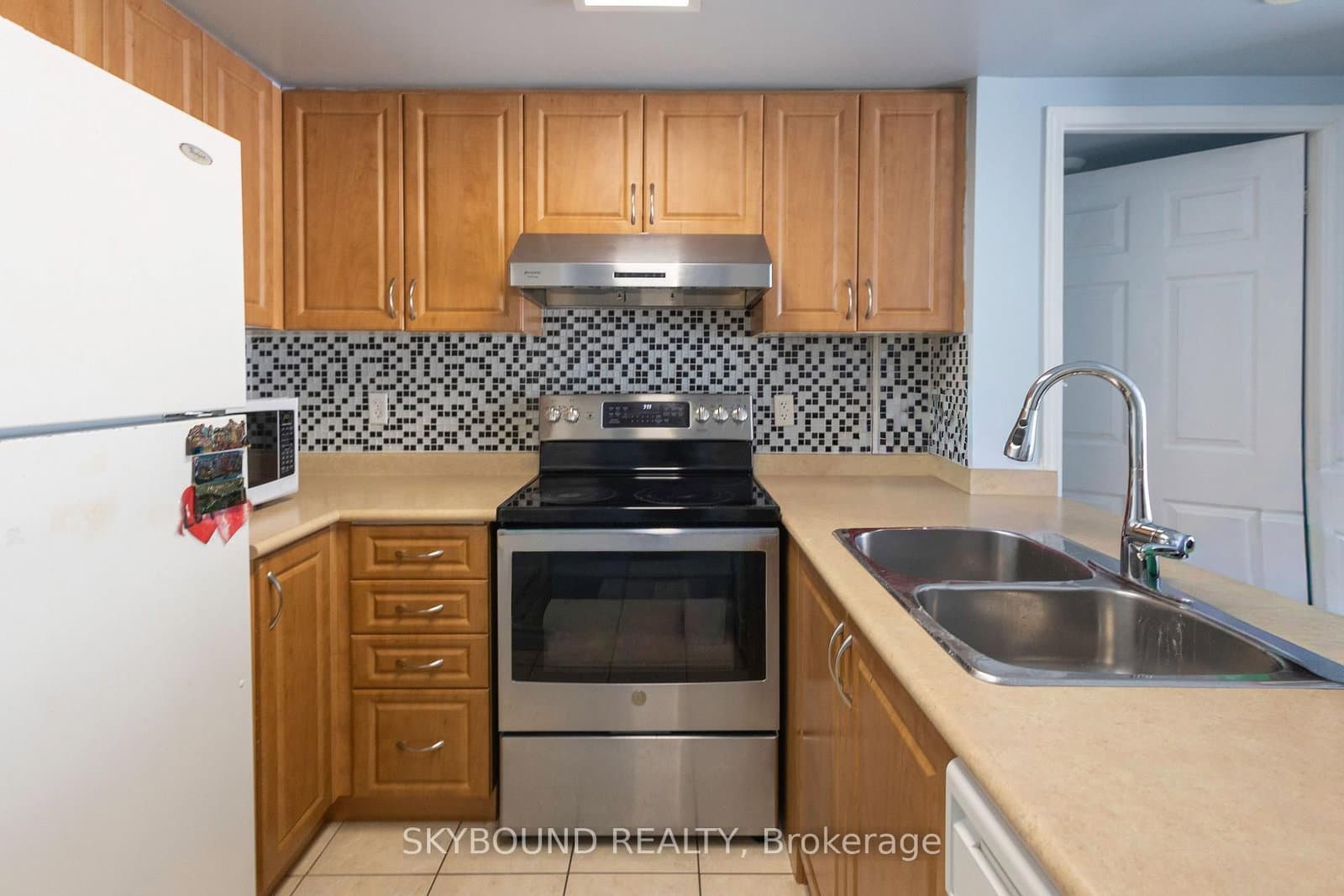 3043 Finch Avenue W, Unit 2033 - Image 2