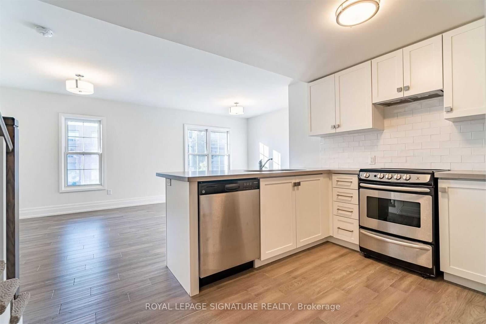 760 Lakeshore Road E, Unit 202 - Image 3