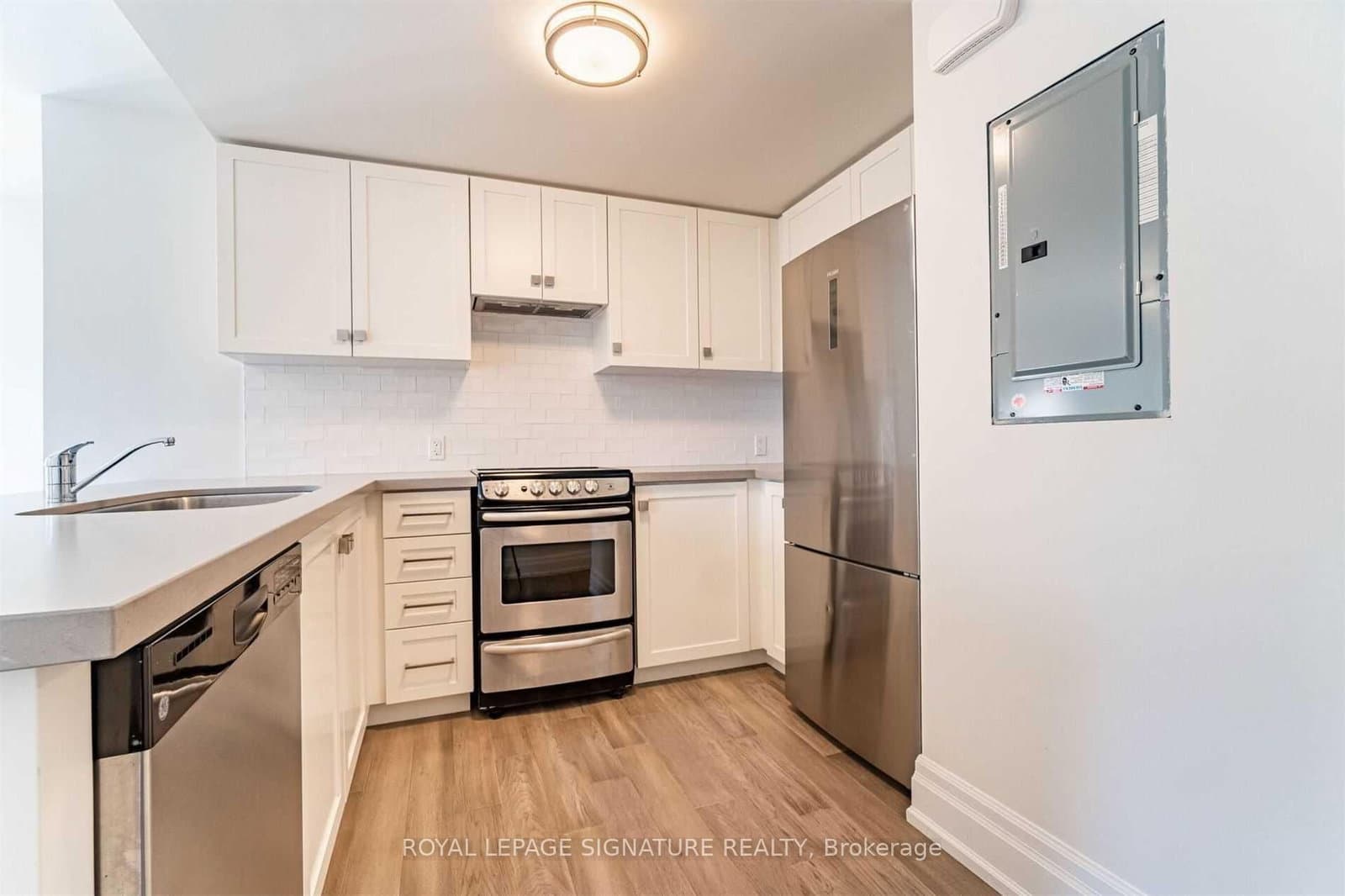760 Lakeshore Road E, Unit 202 - Image 4