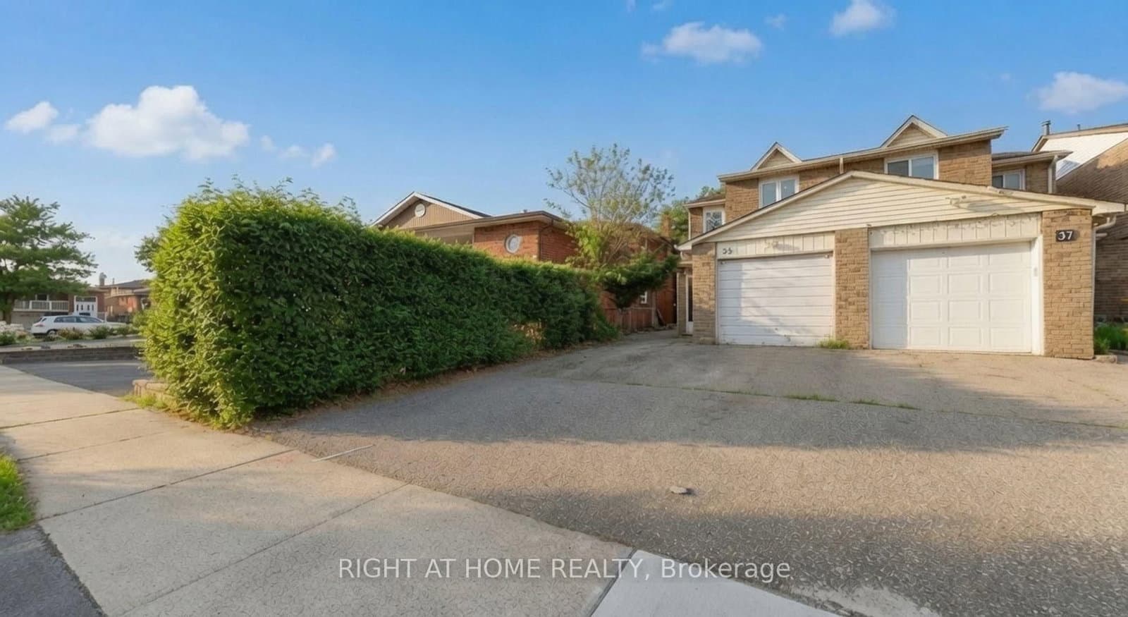 35 Chalfield Lane - Image 5