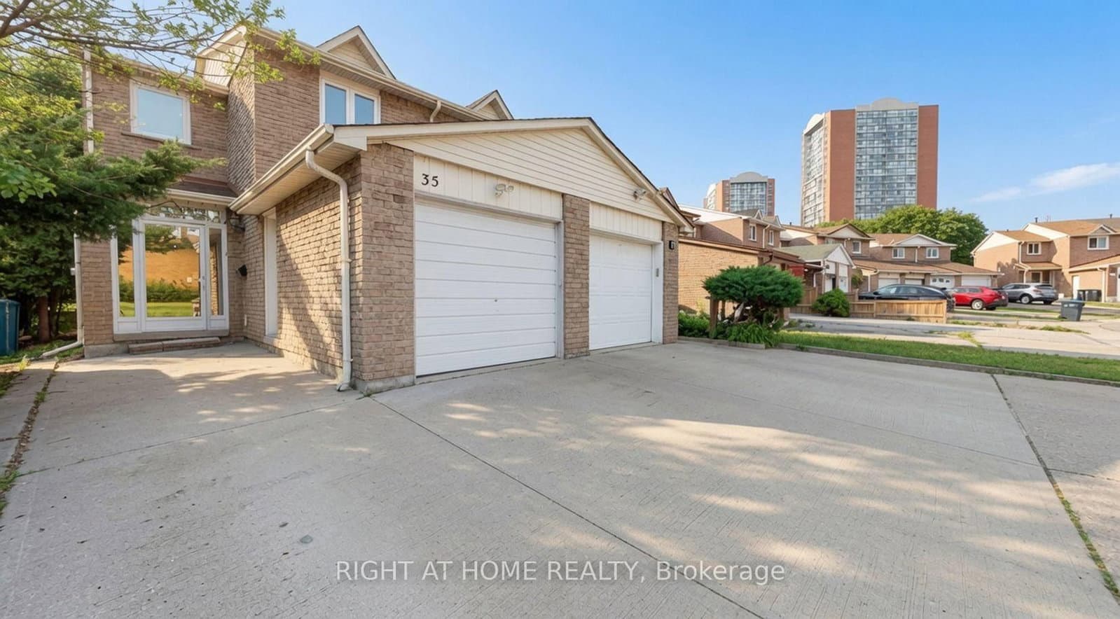 35 Chalfield Lane - Image 6
