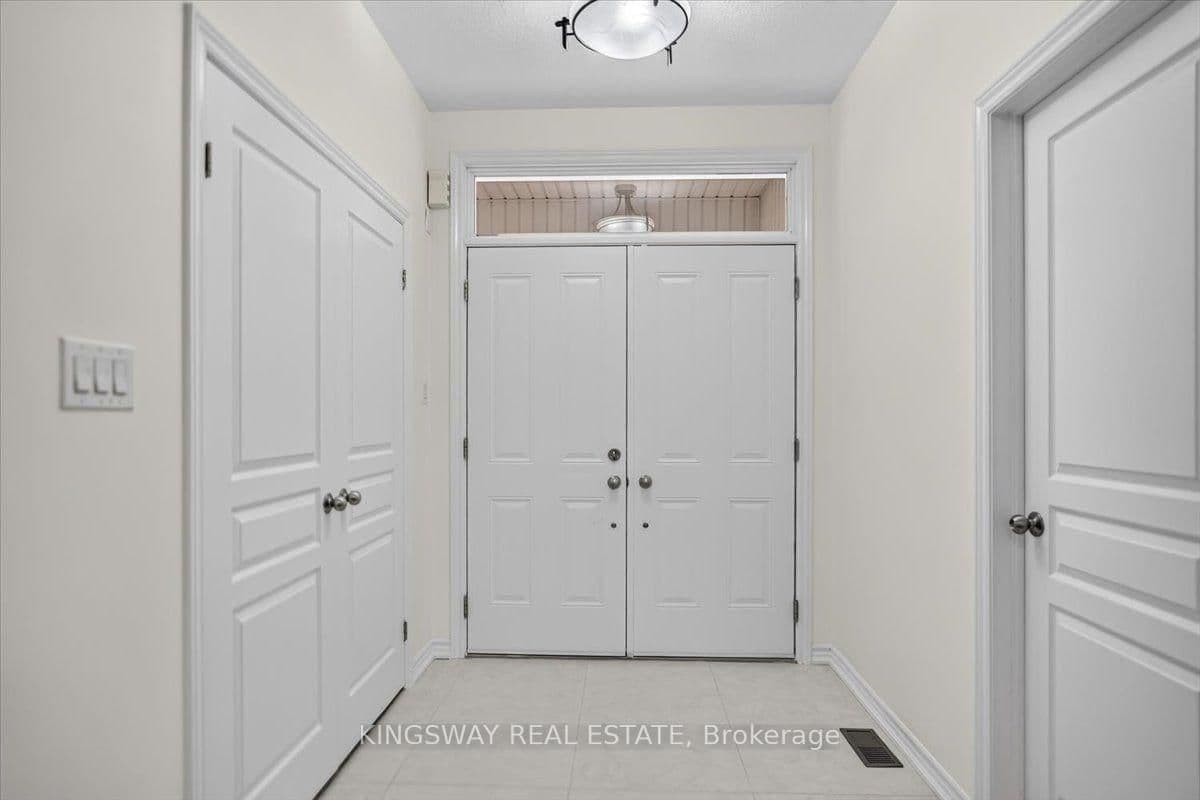 8 Monkton Circle - Image 3