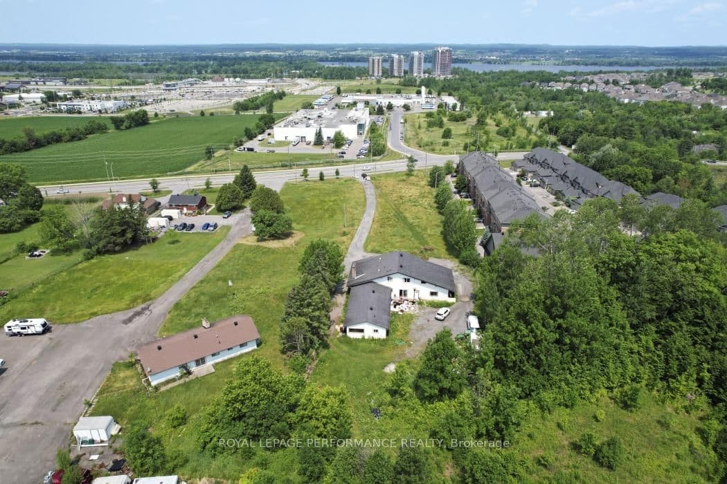 1016 Old Montreal Road - Image 3
