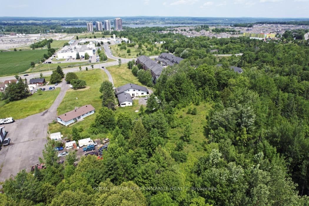 1016 Old Montreal Road - Image 4