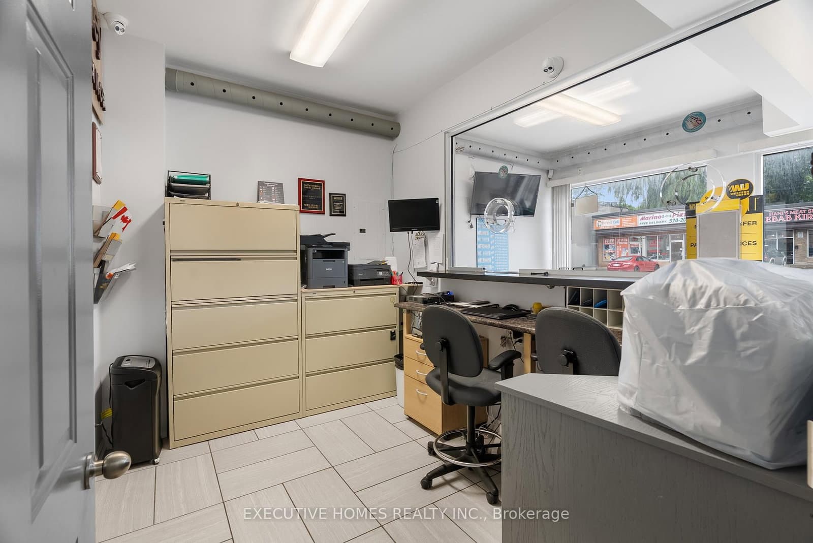 582 Upper James Street - Image 5