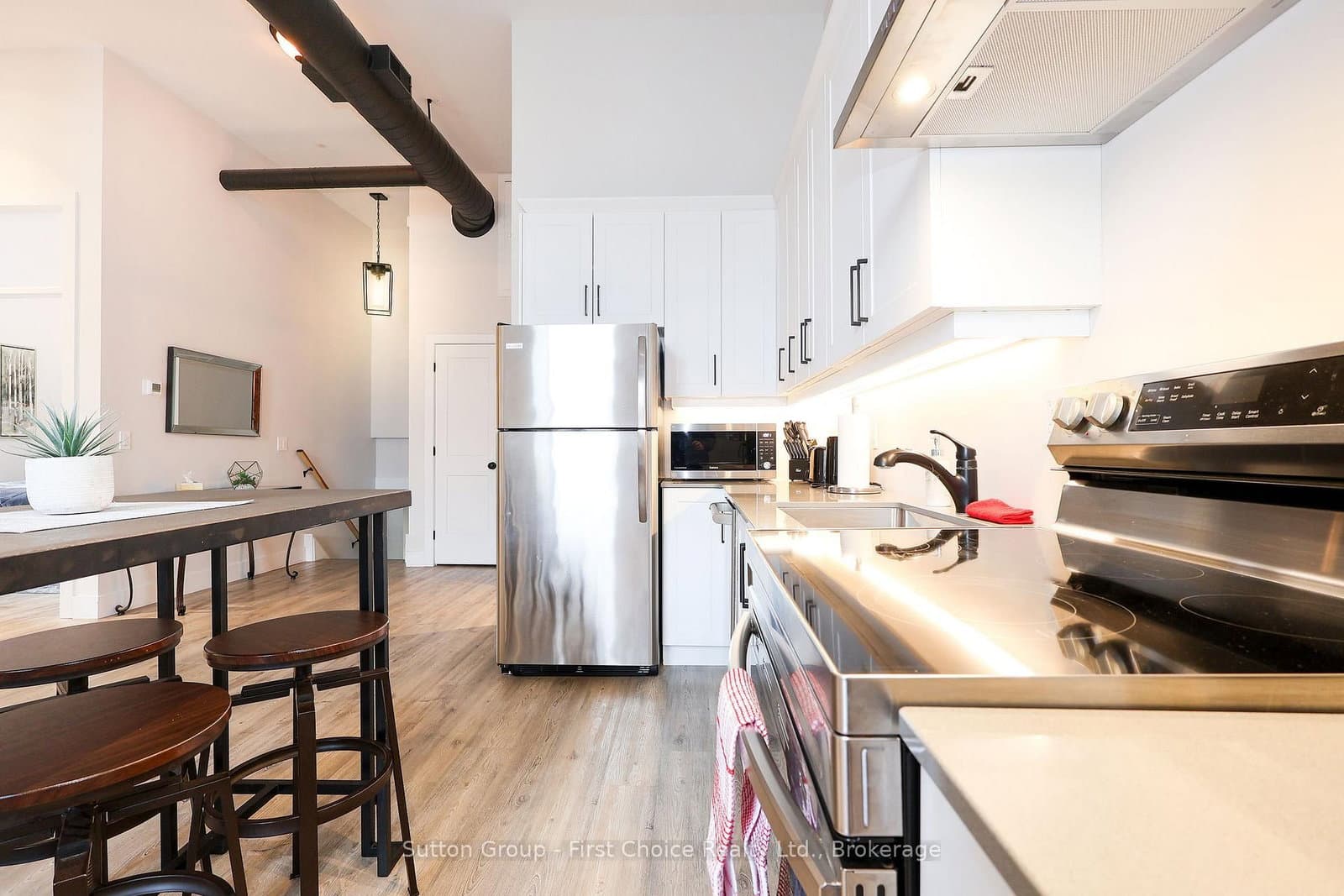 100 Queen Street E - Image 4
