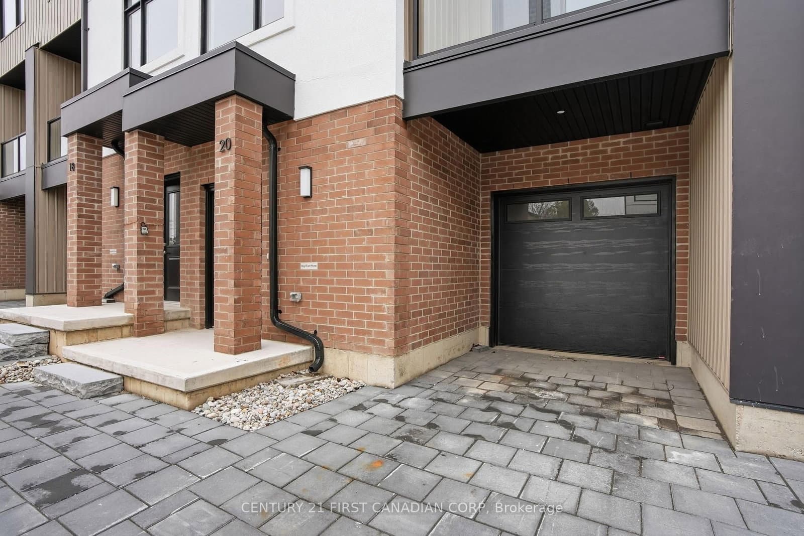 349 Southdale Road E, Unit 16 - Image 4
