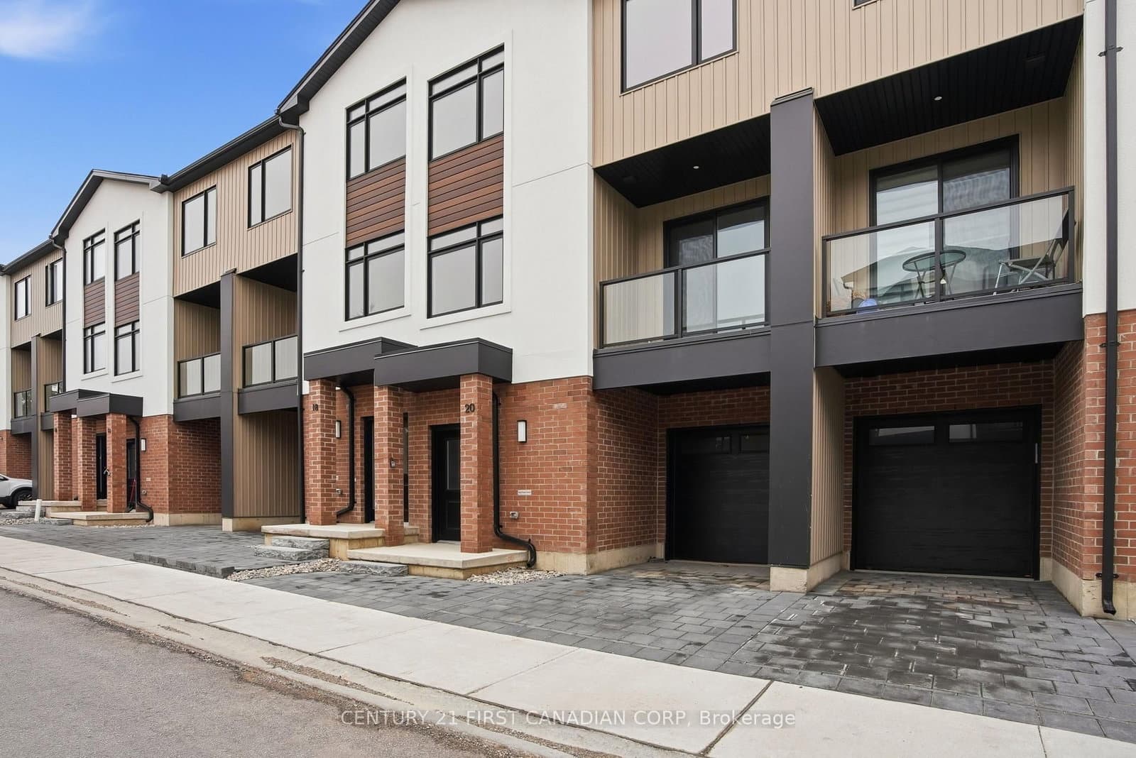 349 Southdale Road E, Unit 20 - Image 1