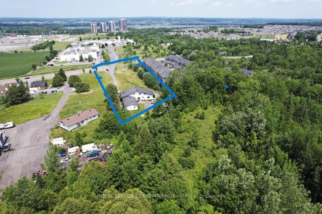 1016 Old Montreal Road - Image 3