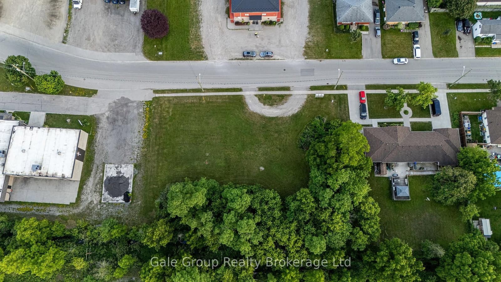 877 Dufferin Street - Image 4