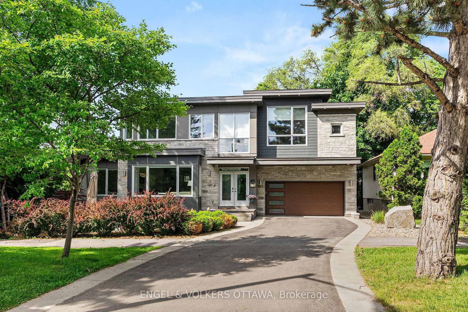 615 Island Park Crescent - Image 1