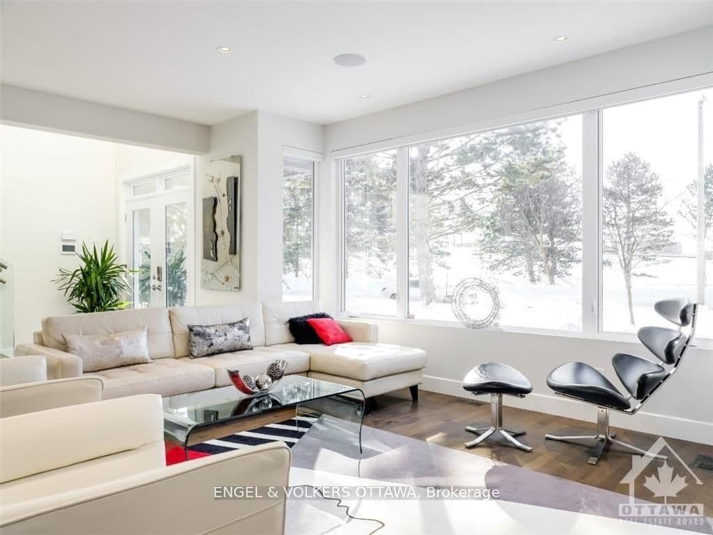 615 Island Park Crescent - Image 3